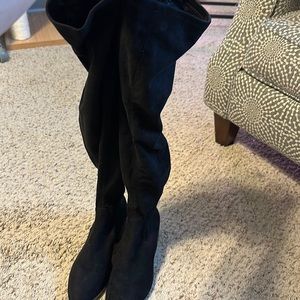 Over the knee black suede boots. Size 7. Unknown brand